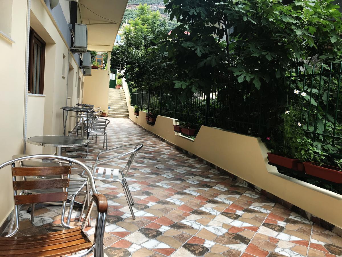 Flutura Apartments Vlore Luaran gambar